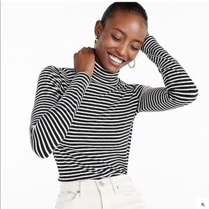 J Crew tissue turtleneck sz xs